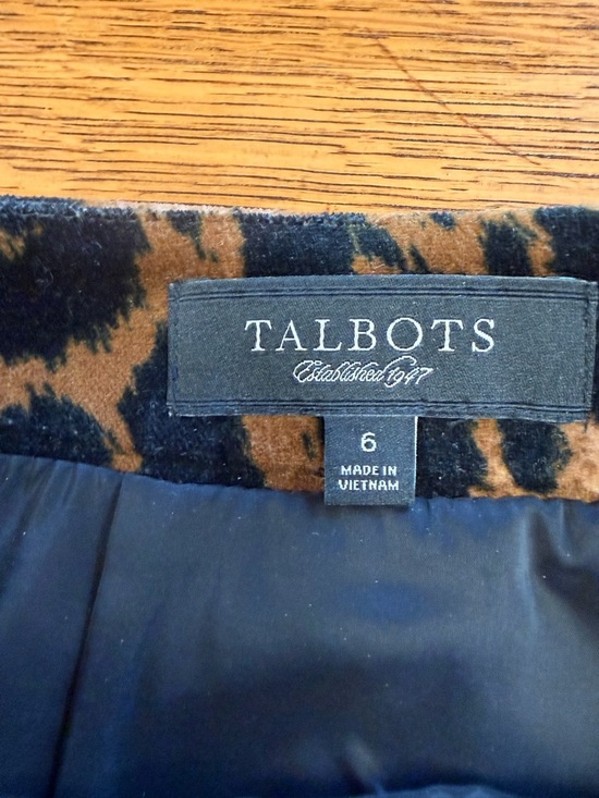 Talbots velvet Leopard Print Skirt â Size 6 - Picture 3 of 4
